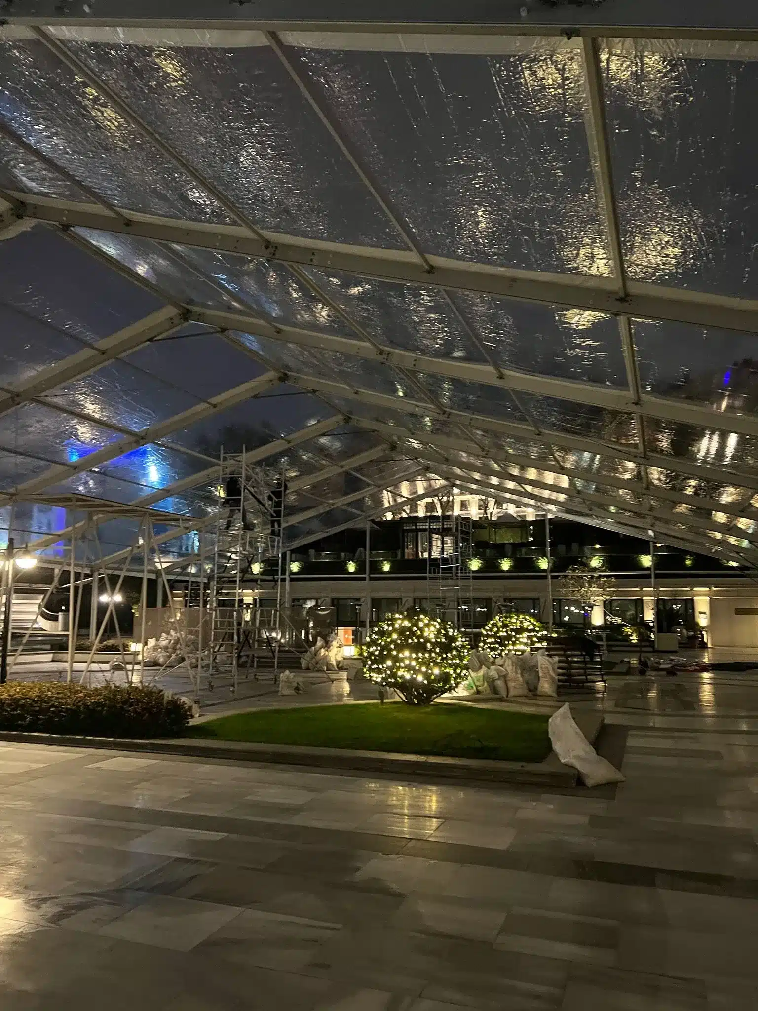 Gece Aydınlatmalı Şeffaf Çadır